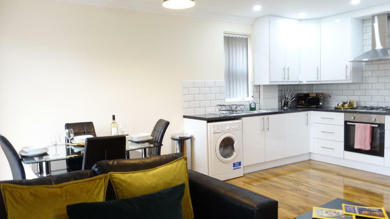 Appartement Luxury 2 Bed 2 Bath - Free Parking - 5Min To Airport - Sleeps 6 à Ashford  Extérieur photo