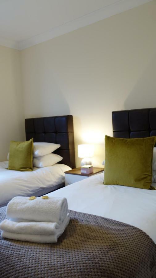 Appartement Luxury 2 Bed 2 Bath - Free Parking - 5Min To Airport - Sleeps 6 à Ashford  Extérieur photo