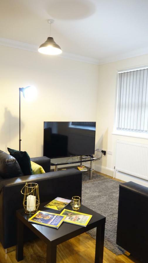 Appartement Luxury 2 Bed 2 Bath - Free Parking - 5Min To Airport - Sleeps 6 à Ashford  Extérieur photo