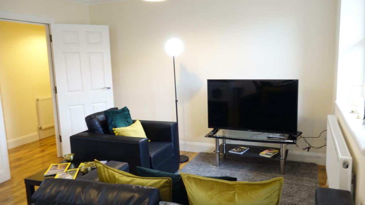 Appartement Luxury 2 Bed 2 Bath - Free Parking - 5Min To Airport - Sleeps 6 à Ashford  Extérieur photo