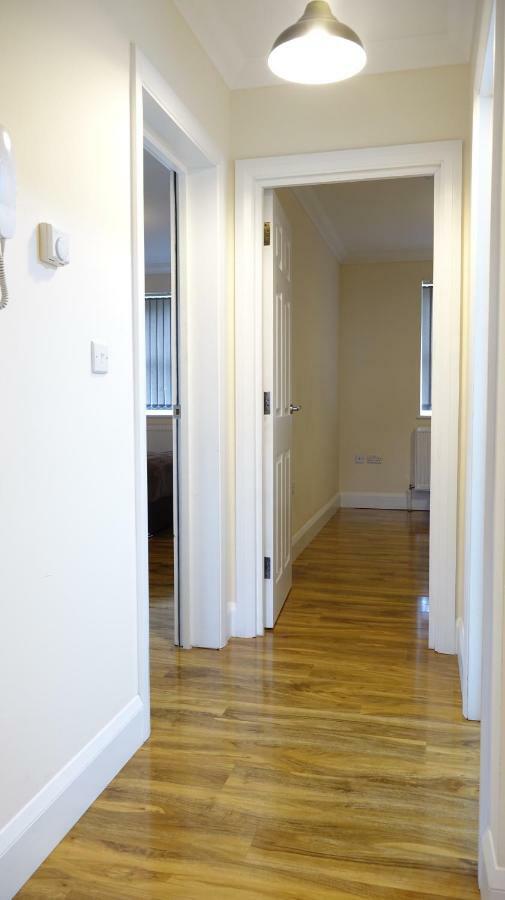 Appartement Luxury 2 Bed 2 Bath - Free Parking - 5Min To Airport - Sleeps 6 à Ashford  Extérieur photo